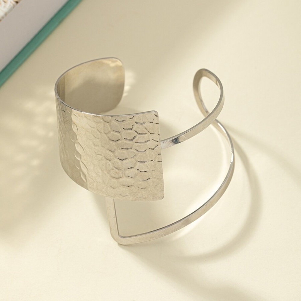 Luxe Textured Bangle Cuff Bracelet - Picture 3 of 6